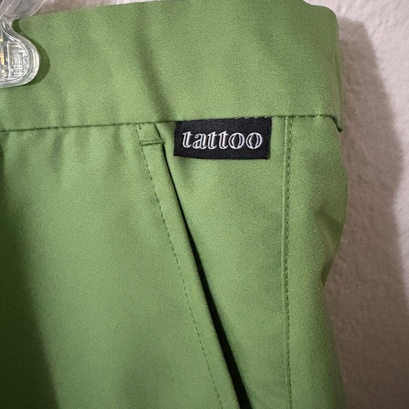 Tattoo Golf Green Flat Front Performance Golf Shorts. Size 38 - Picture 3 of 10